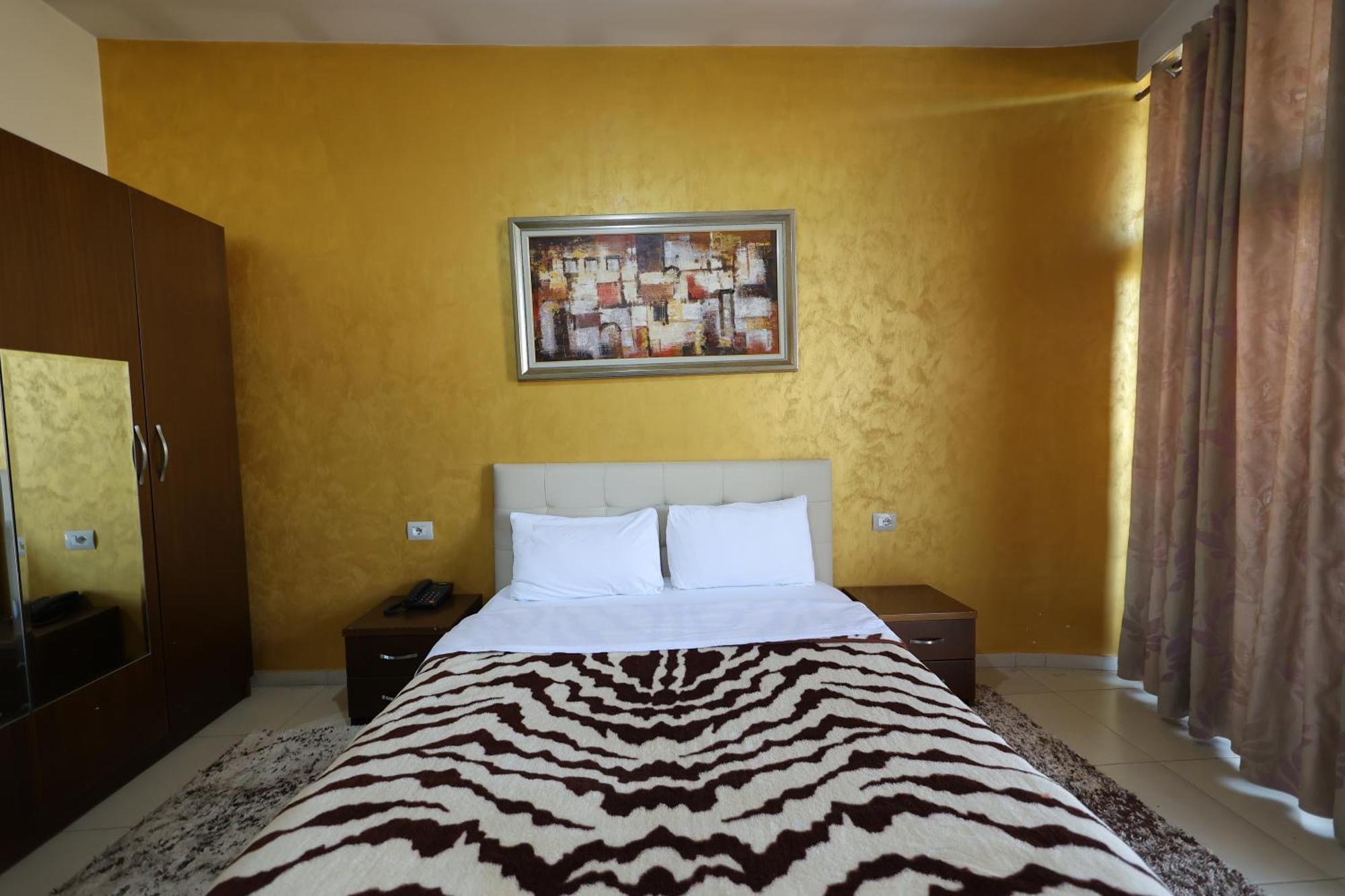 Hotel Gjuta Farke e Madhe Luaran gambar